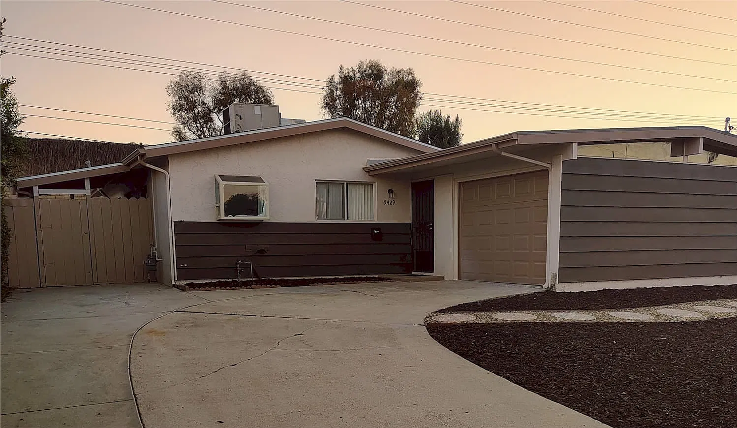 3 bed, 1245 sqft, $4,275 — Photo 1