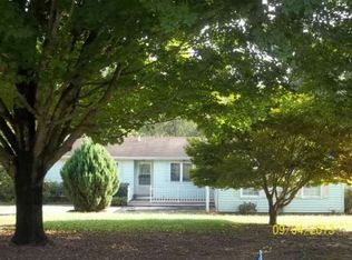 4816 Hiawatha Dr, Gainesville, GA 30506