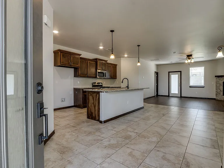 2200 Alta Vista Ln — Photo 5