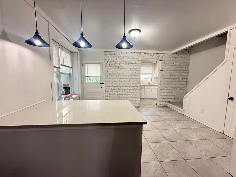 45 Welles St — Photo 16