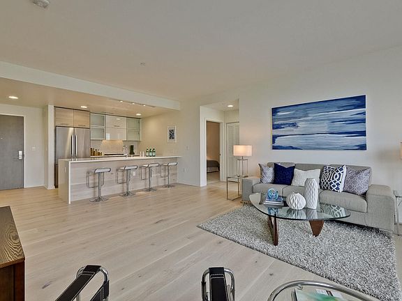 5th image of 451 Donahue St Unit 208