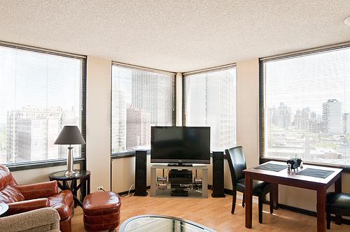 2nd image of 600 W Diversey Pkwy APT 716