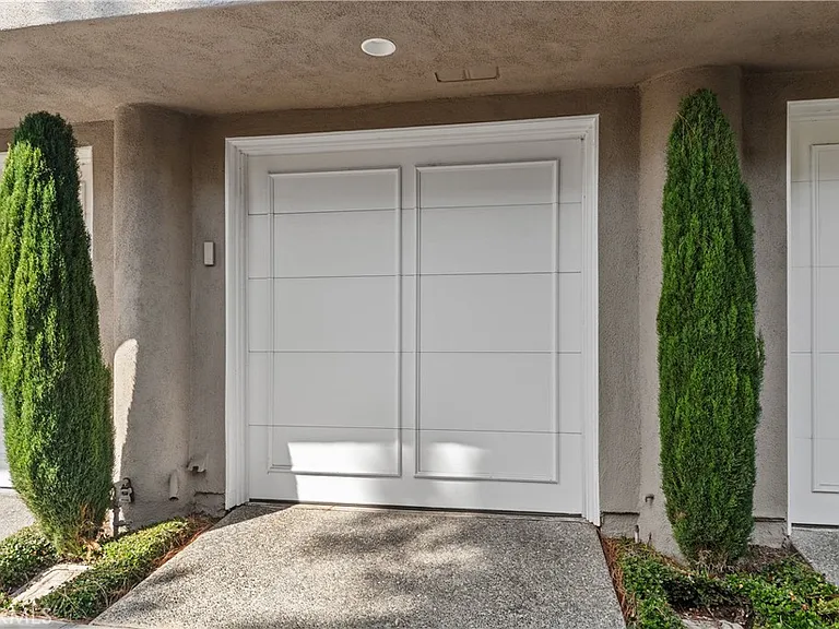 66 Baycrest Ct — Photo 32