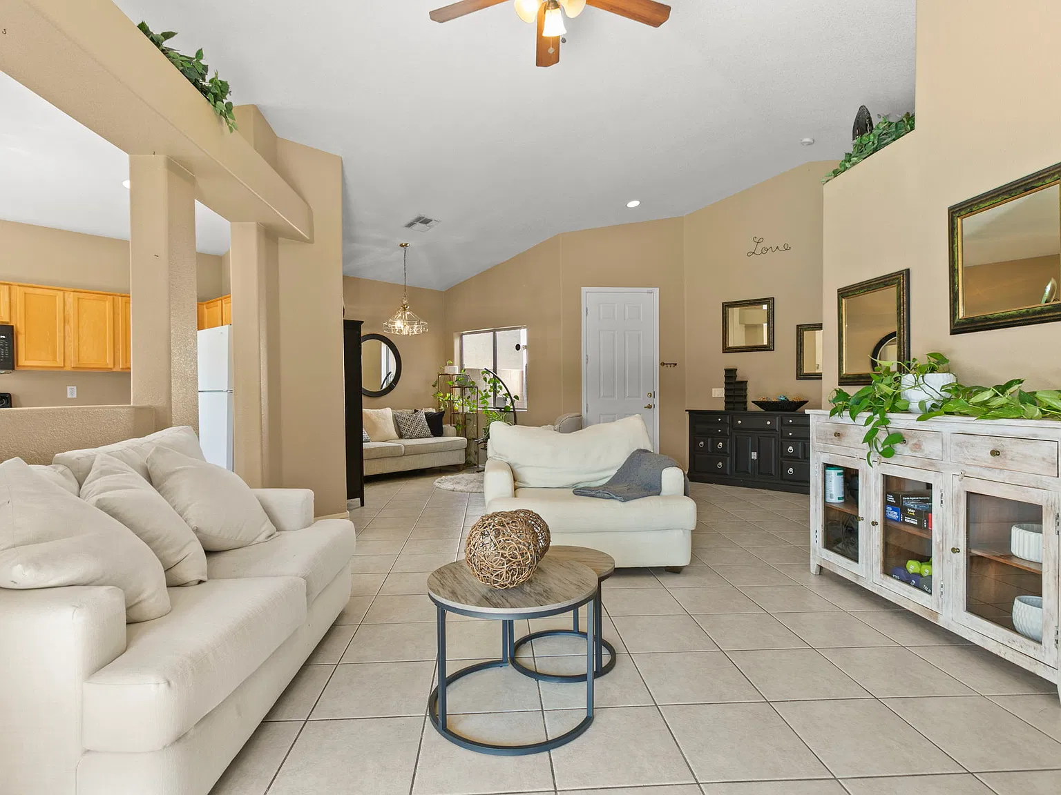 3 bed, 1670 sqft, $2,300 — Photo 2