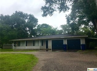 601 Taylor Rd, Edna, TX 77957