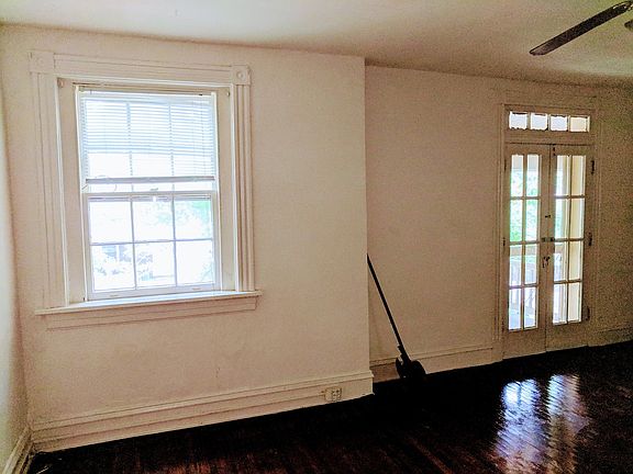 5th image of 304 N Cleveland St APT 3
