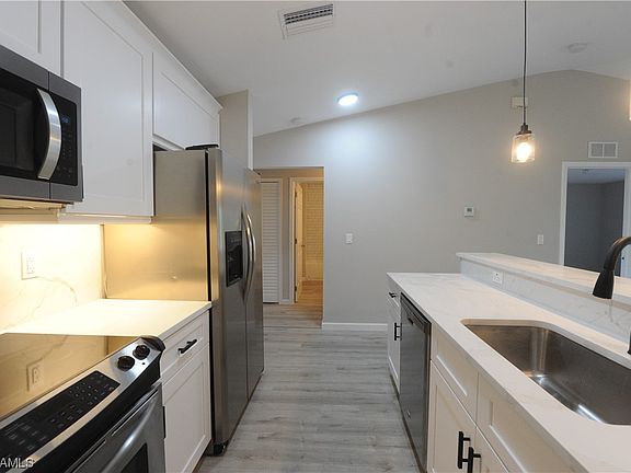3rd image of 3016-3018 Wallace Ave