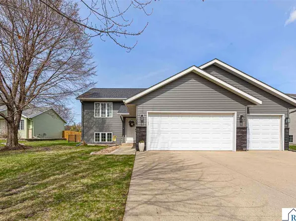 228 Inverness Dr, Mankato, MN 56001