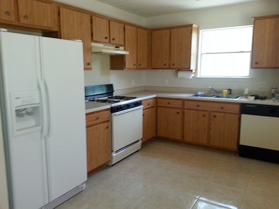 4th image of 1603 Lantern Light Dr