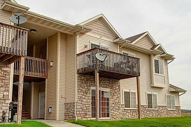 1st image of 1624 NW Prairie Lakes Dr
