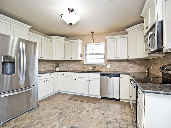 3rd image of 2284 Kelly Lynn Pl