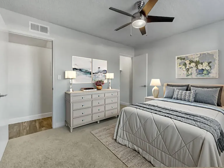 Gilbert Square Apartments — Photo 5