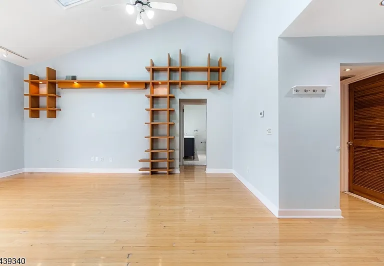 33 Green Valley Ct — Photo 9