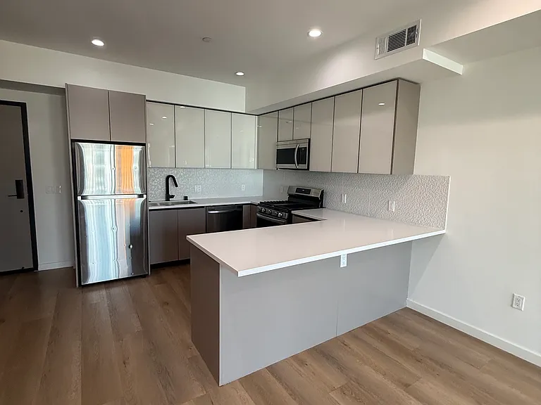 955 S Fedora Street — Photo 19