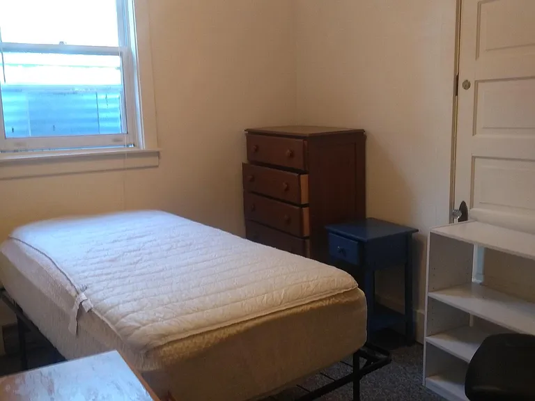 606 S Allen St #A — Photo 16