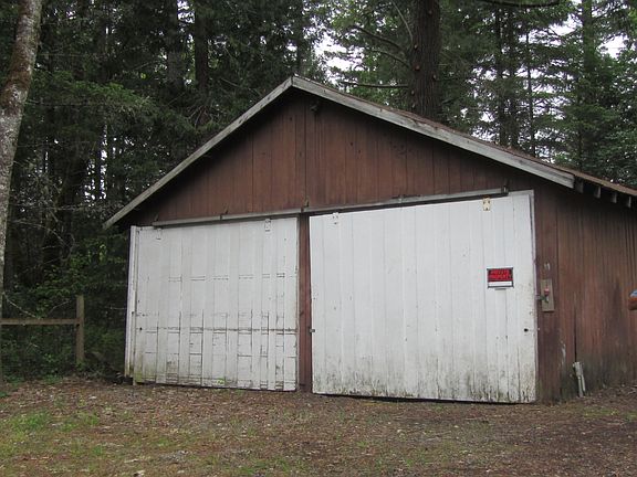 4th image of 17558 Redwood Hwy