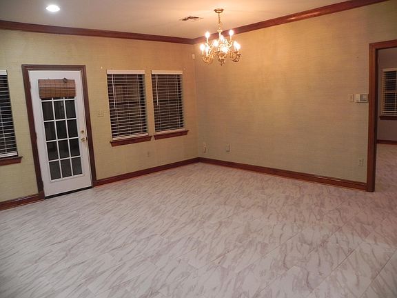 Formal Ding Room