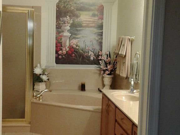 5th image of 4201 Cathedral Ave NW APT 1419E