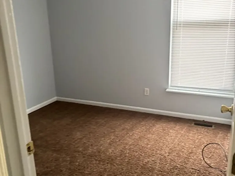 2512 Cedar St — Photo 3