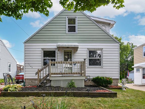 3rd image of 1705 E Eden PLACE