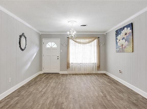 3rd image of 227 Camellia Ave