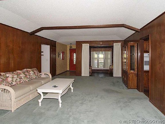 3rd image of 9419 Hillcrest Dr
