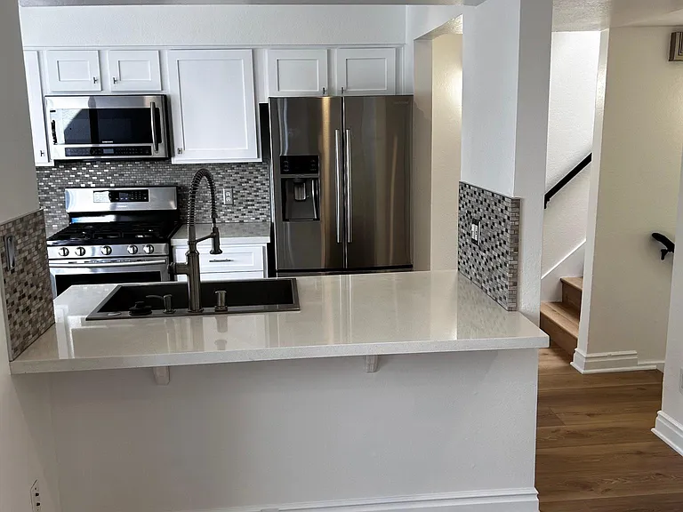 5455 Sylmar Ave #205 — Photo 10