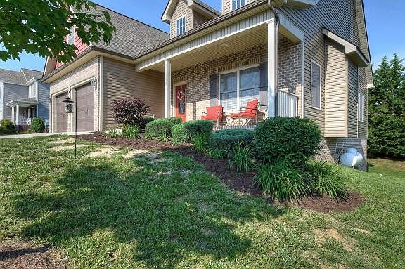 2nd image of 192 Blackwood Way