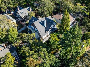 1043/1045 Belmont Ave, Victoria, BC V8S 3T3