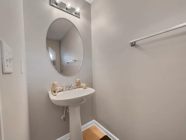 5328 Creekview Ln — Photo 4