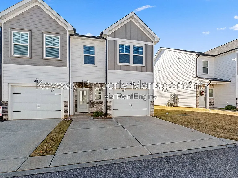 331 Sumac Trl — Photo 1