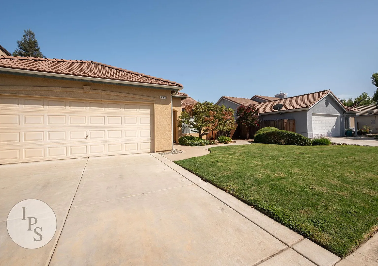Clovis 3BR/2BA Home with New A/C, Covered Patio & Gardener Included — Photo 2