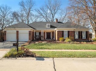 16562 Baxter Forest Ridge Dr, Chesterfield, MO 63005