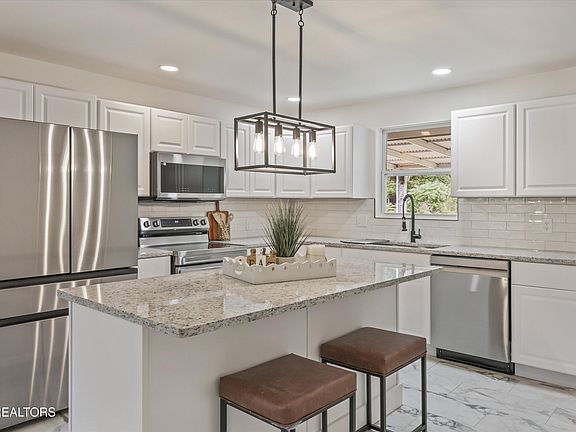4th image of 5728 Kentwood Rd