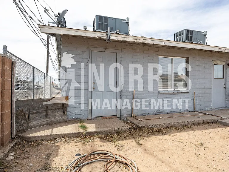 710 N Olive Ave — Photo 30