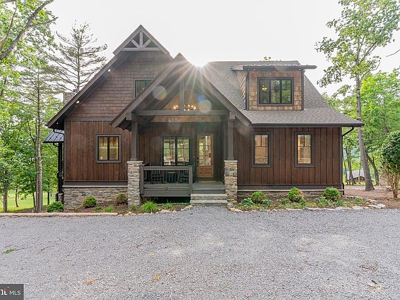 2nd image of 640 Golf Club Dr