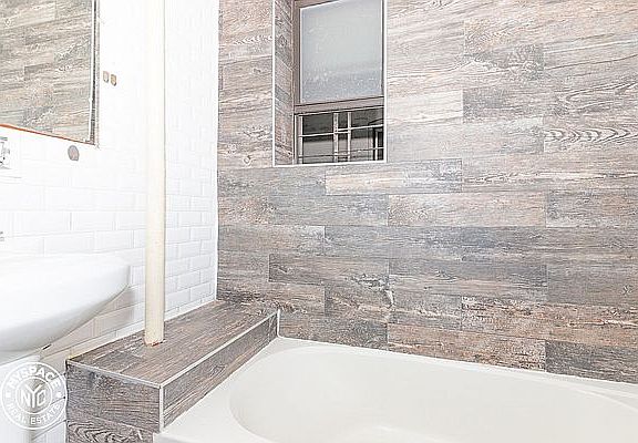 4th image of 477 Chauncey St #7B