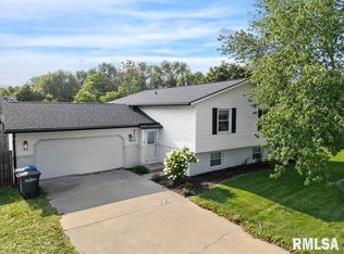 4710 Lockwood Ct, Bettendorf, IA 52722