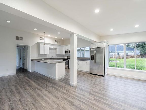 4th image of 2231 NAIRN DRIVE