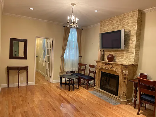 Sold by HomeLister Inc | media 1