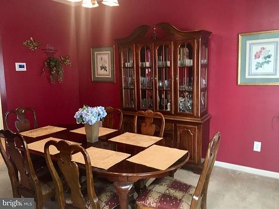 5th image of 137 Olivine Cir