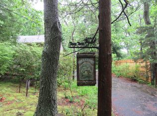 36 E Pond Ln, Eastport, NY 11941