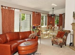 1907B Villaridge Dr, Reston, VA 20191