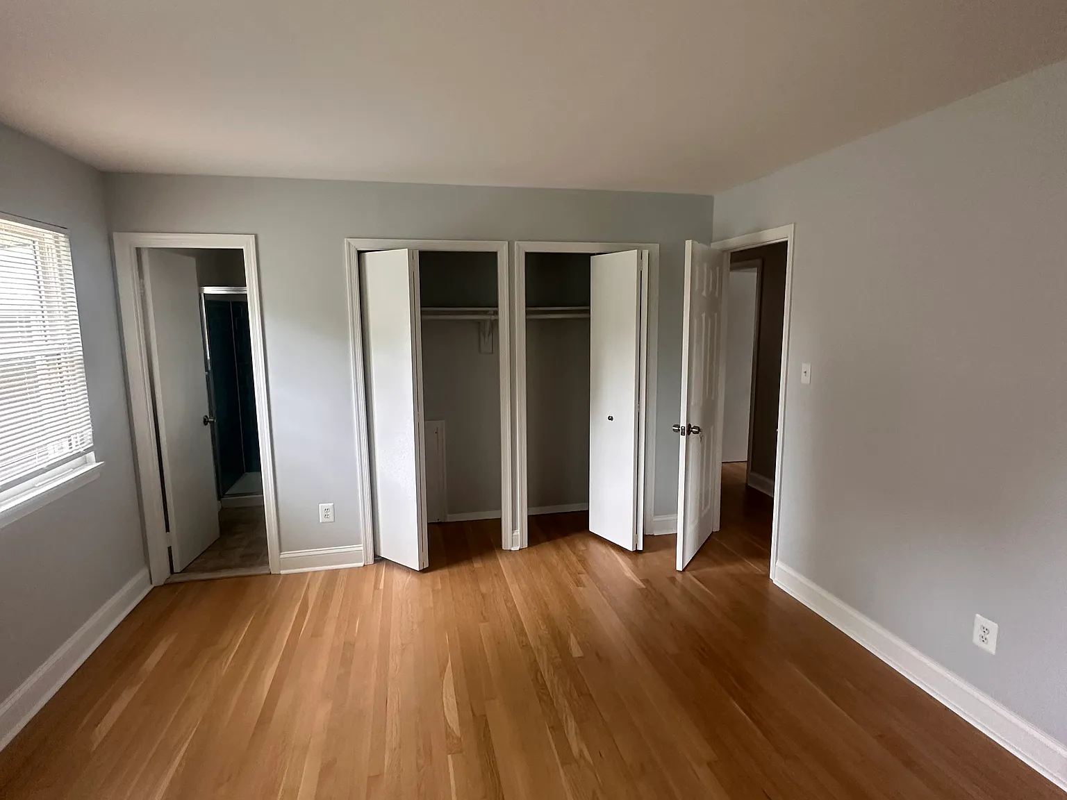 5 bed, 1695 sqft, $1,100 — Photo 2