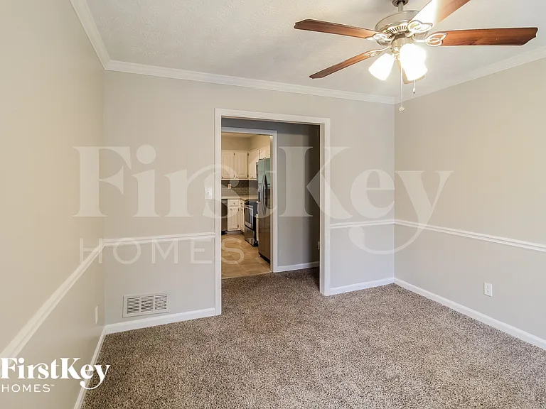 732 Harness Ct — Photo 8