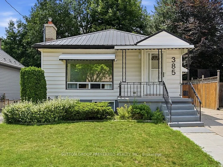 385 Avondale Rd — Photo 1