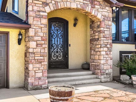 4th image of 141 E Saddlewood Ct