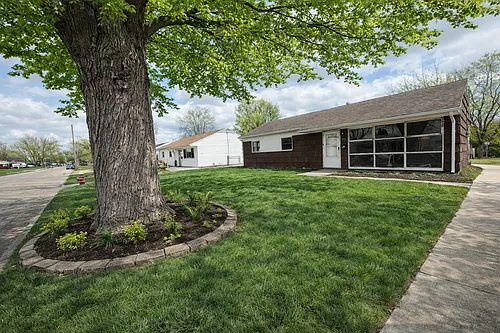 411 Pinewood Ave Photo 1