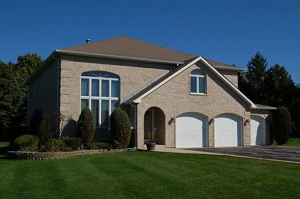 201 Jamestowne Rd photo 1