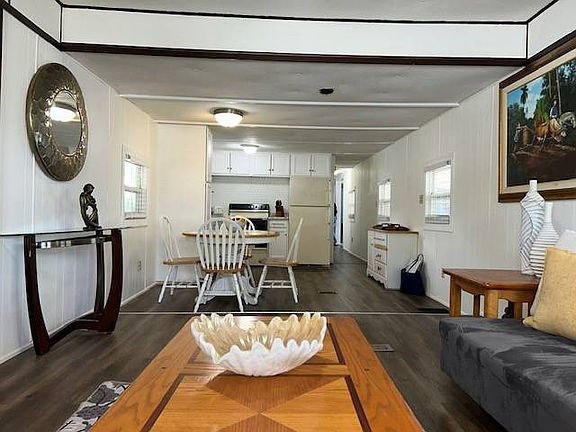 5th image of 1104 Fountainview S #F03